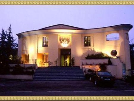 Polo Hotel Usmate Velate Екстер'єр фото