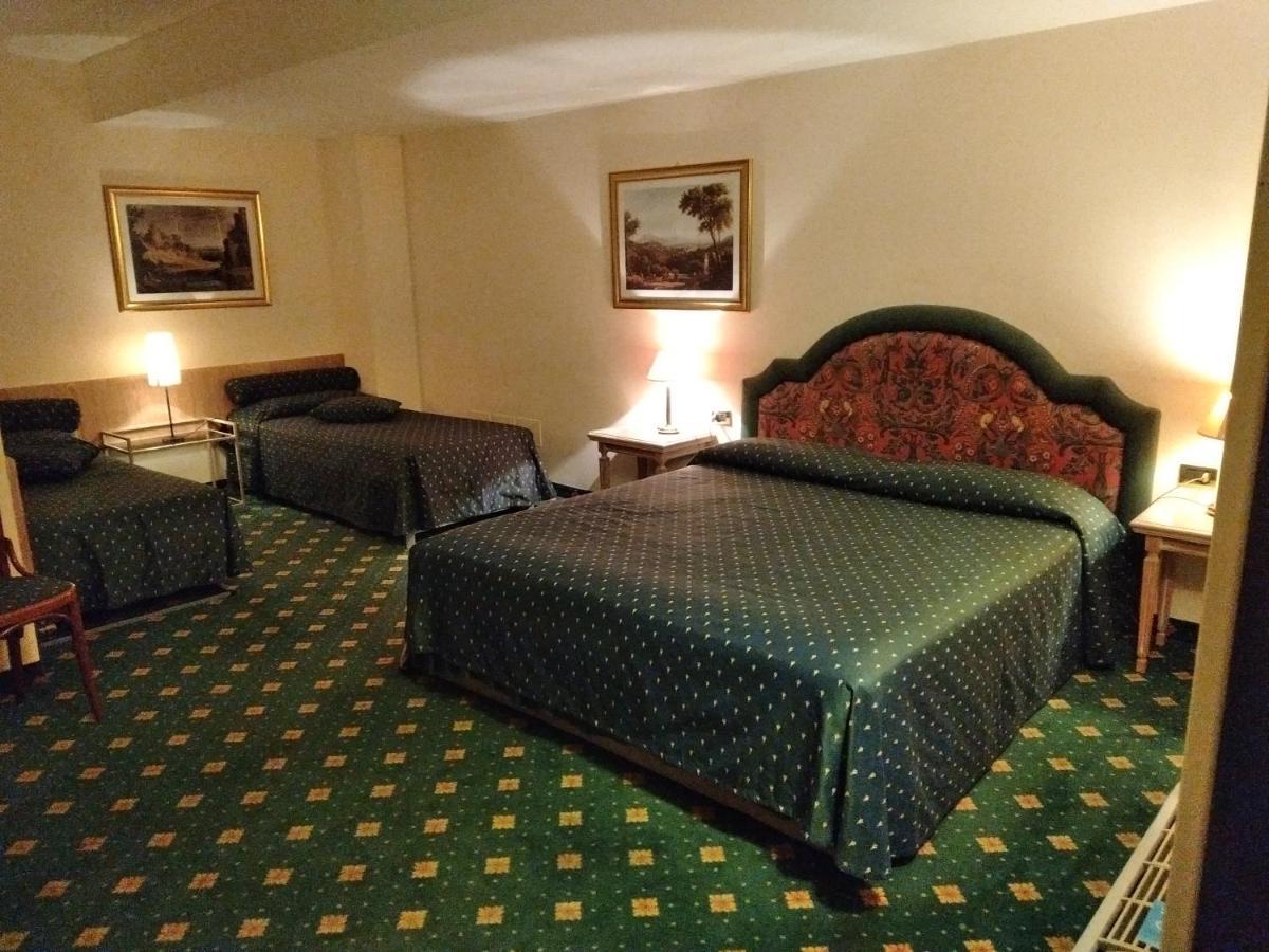 Polo Hotel Usmate Velate Екстер'єр фото