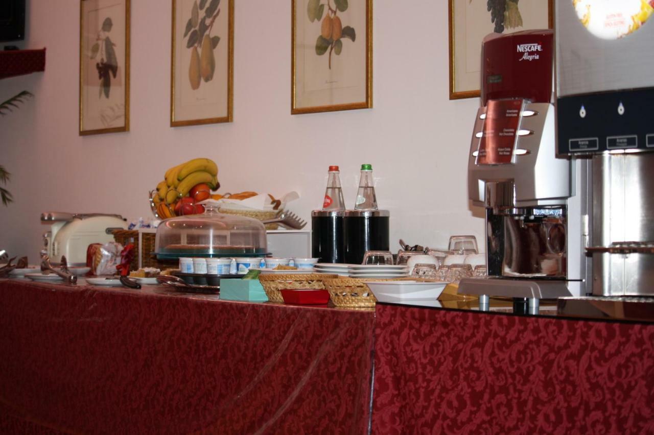 Polo Hotel Usmate Velate Екстер'єр фото