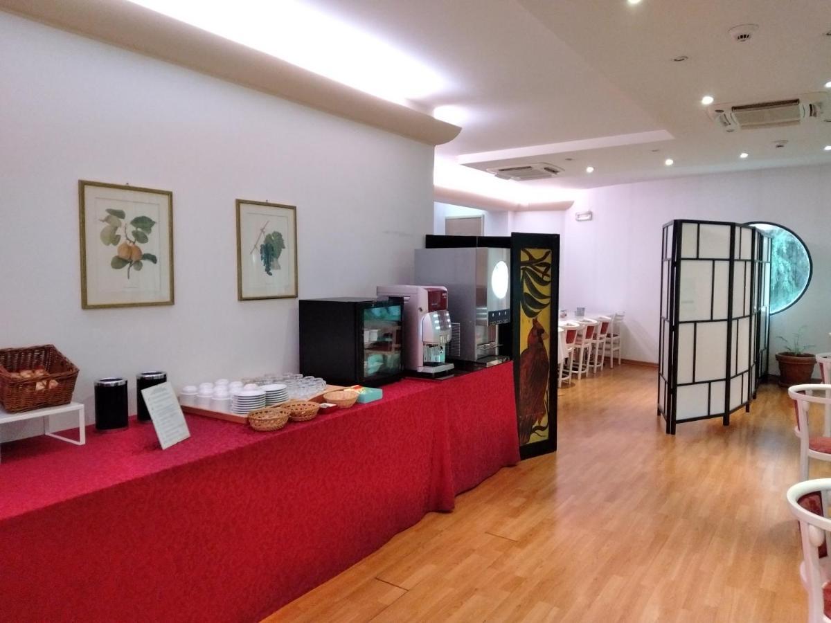 Polo Hotel Usmate Velate Екстер'єр фото